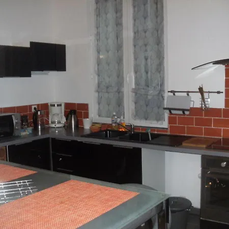 Grange Dans Ancien Corps De Ferme *