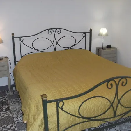 Grange Dans Ancien Corps De Ferme Konukevi Bellengreville (Calvados)